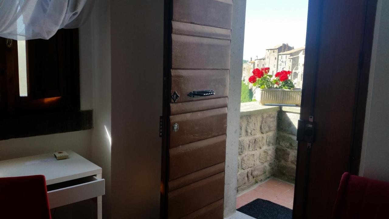 Sospesi Nel Borgo Vitorchiano Bagian luar foto