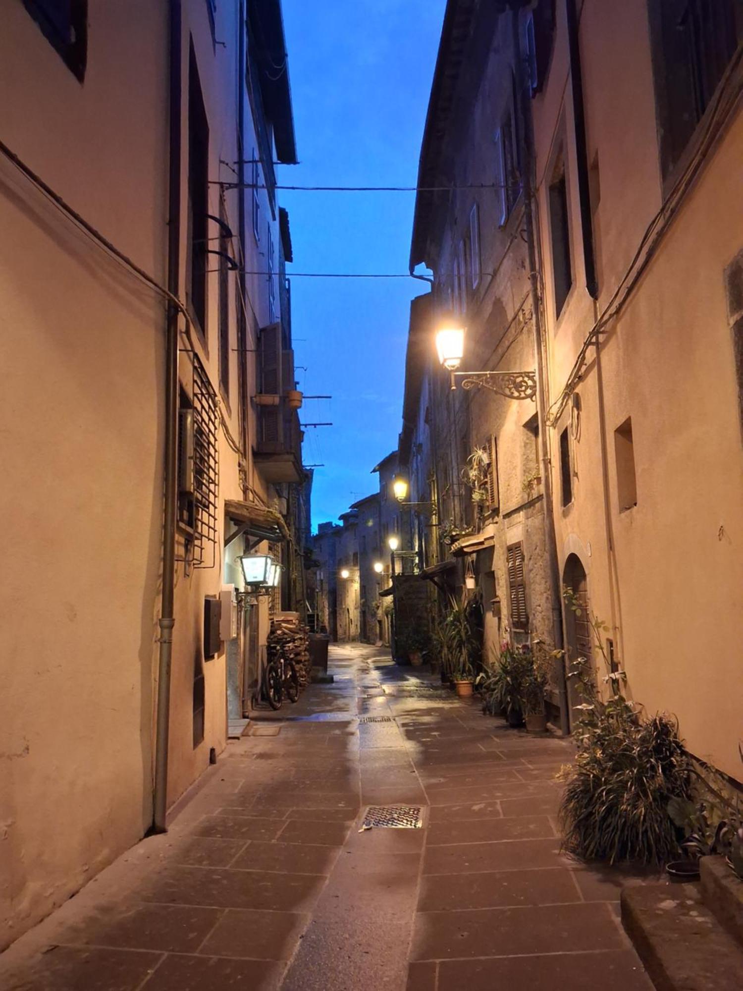 Sospesi Nel Borgo Vitorchiano Bagian luar foto