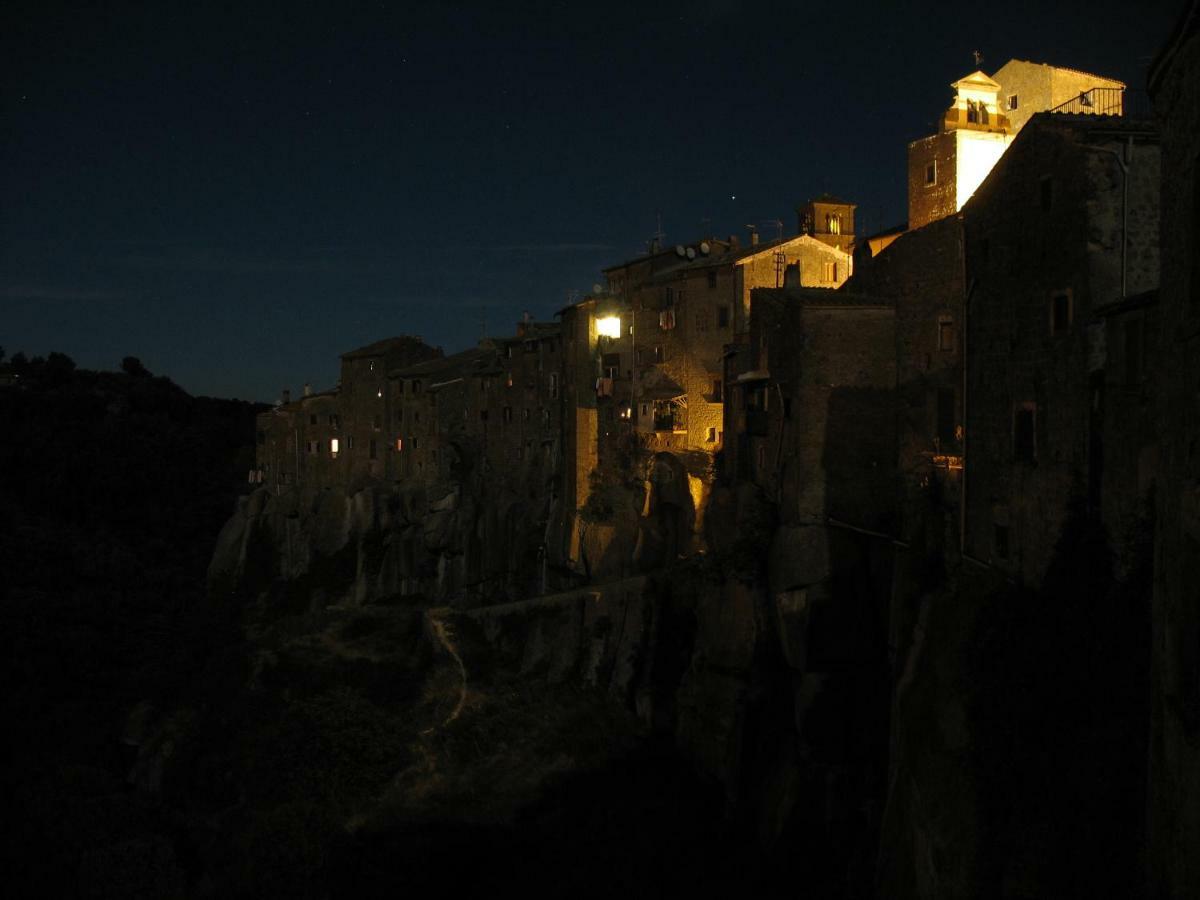 Sospesi Nel Borgo Vitorchiano Bagian luar foto