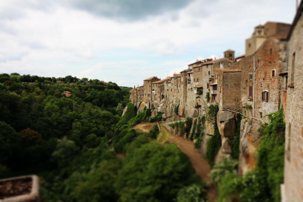 Sospesi Nel Borgo Vitorchiano Bagian luar foto